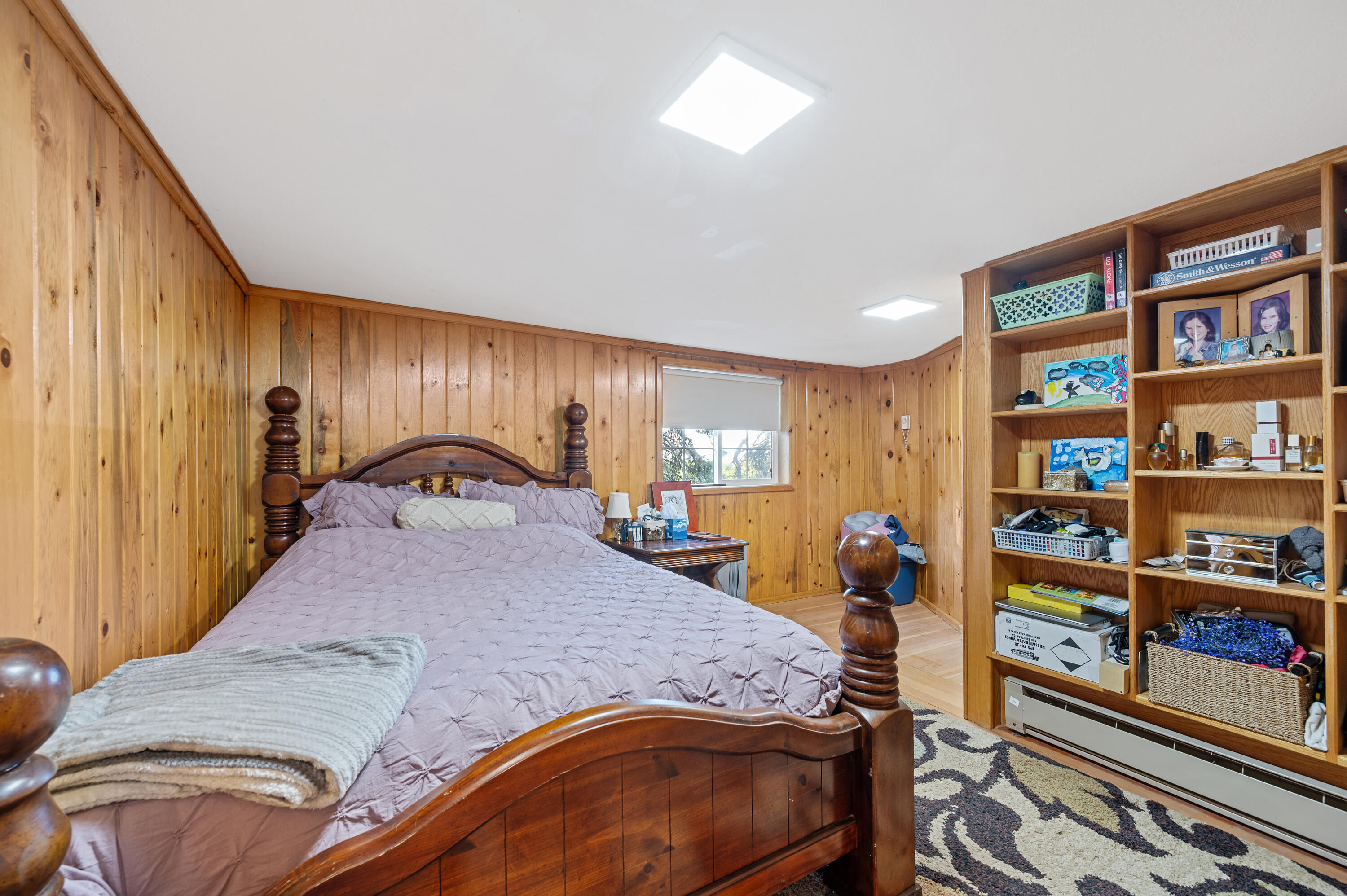 1049 Lakeshore Drive