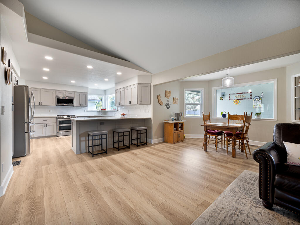 4075 Collier Lane