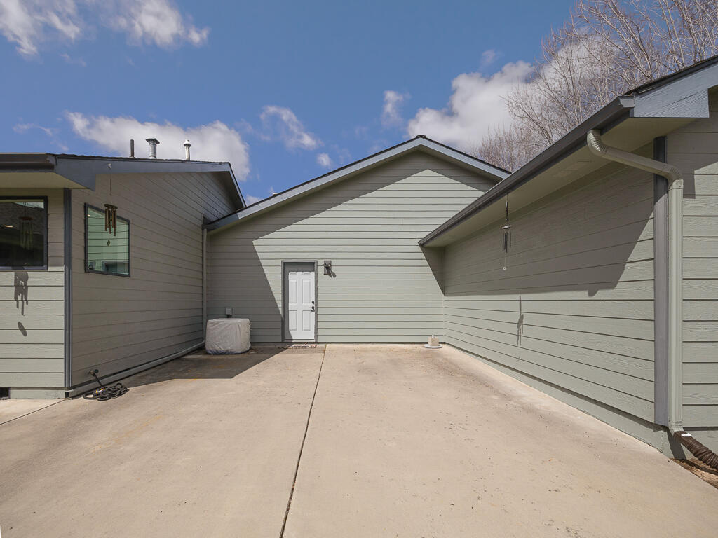4075 Collier Lane