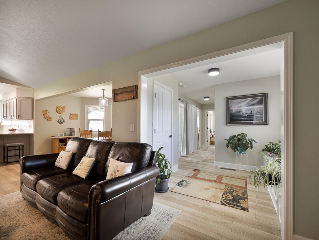 4075 Collier Lane
