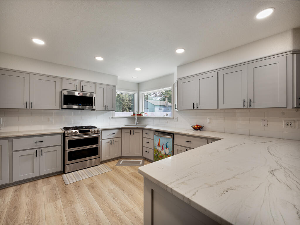 4075 Collier Lane