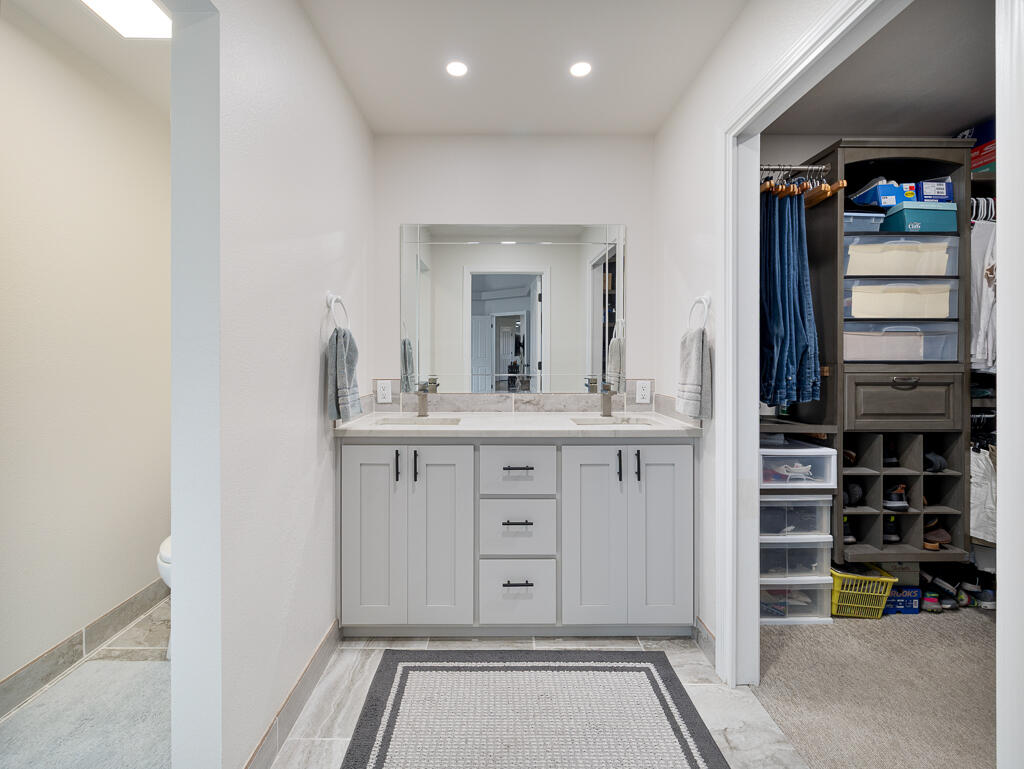 4075 Collier Lane