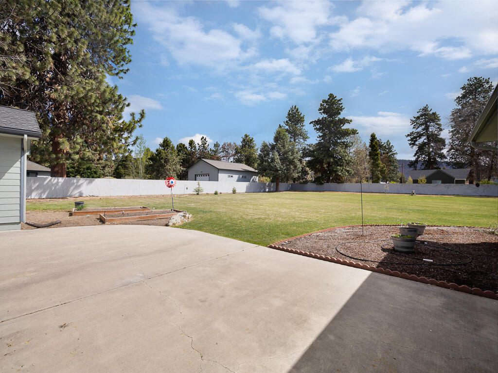 4075 Collier Lane