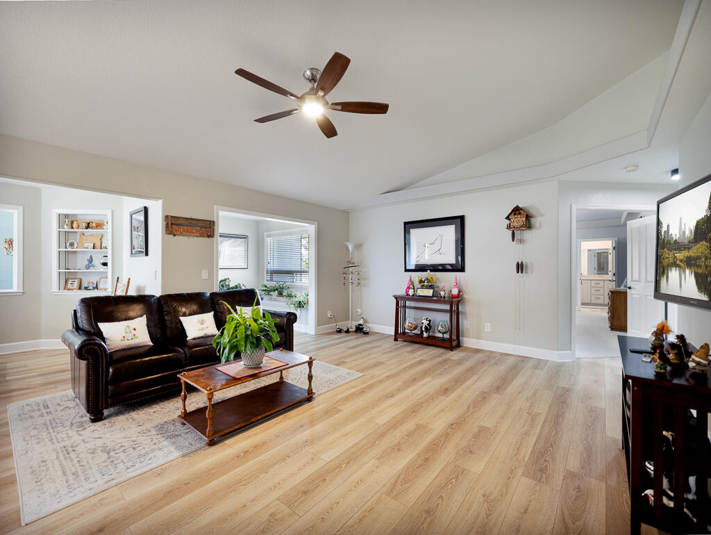 4075 Collier Lane