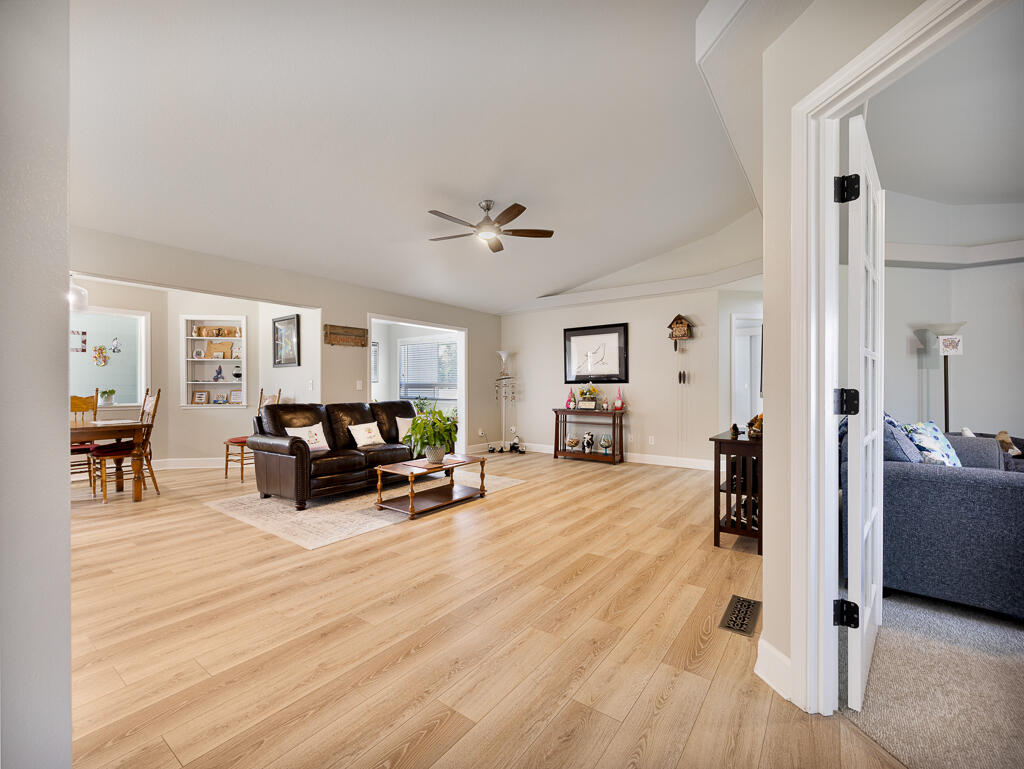 4075 Collier Lane