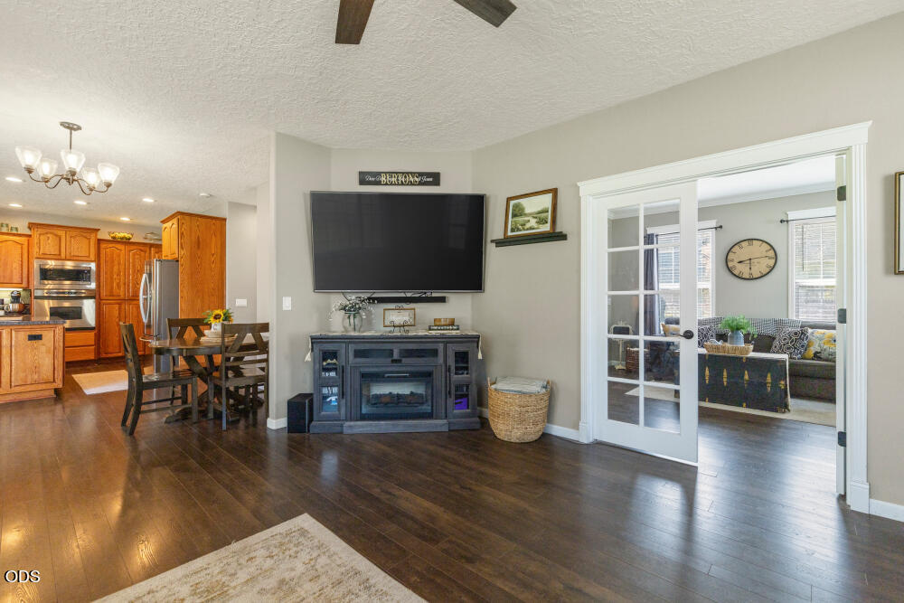 4081 Collier Lane