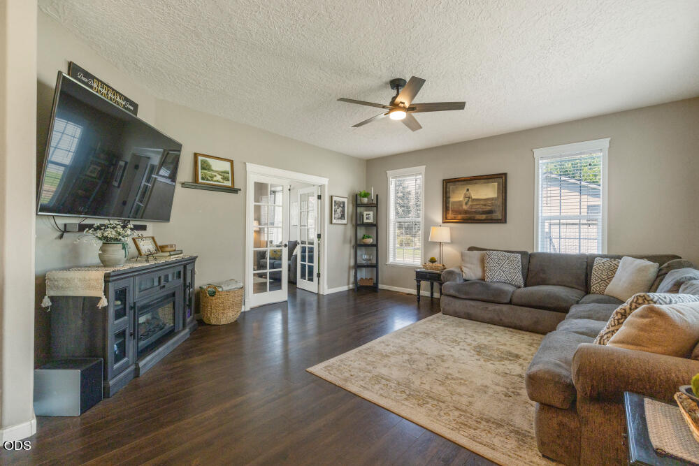 4081 Collier Lane