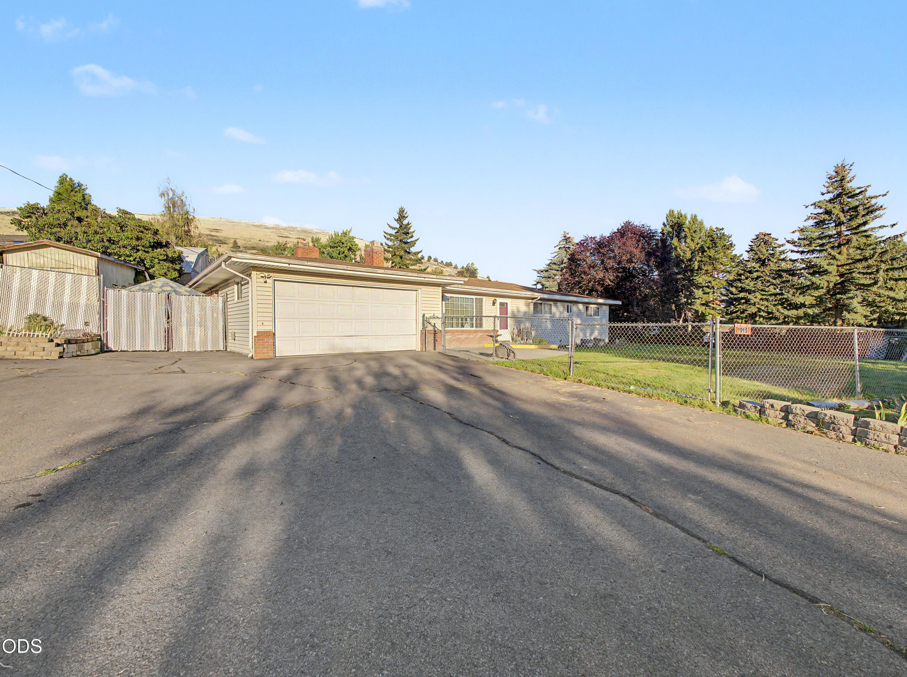 1915 Carlson Drive