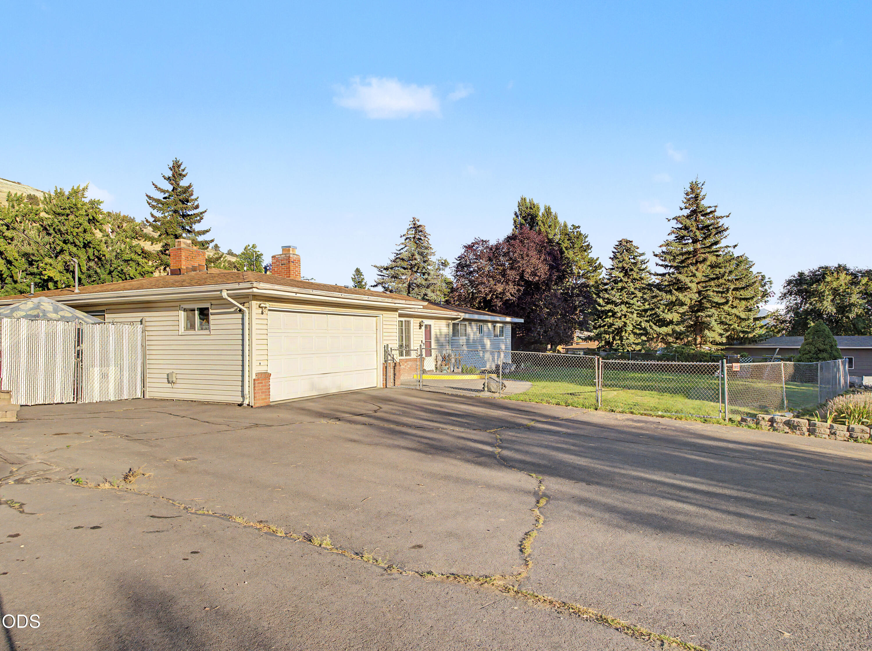 1915 Carlson Drive