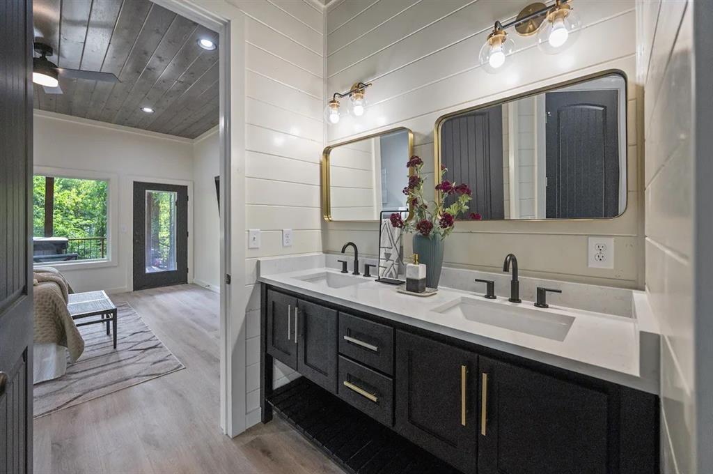 53 Persimmon Leaf Trail