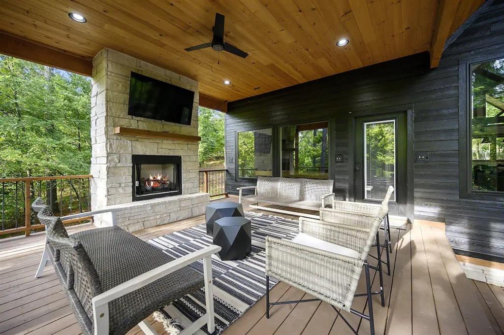 53 Persimmon Leaf Trail