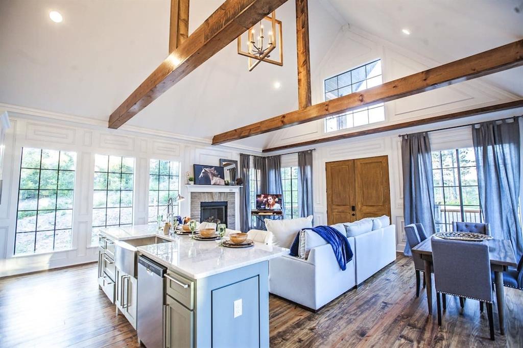 27 Sawtooth Circle