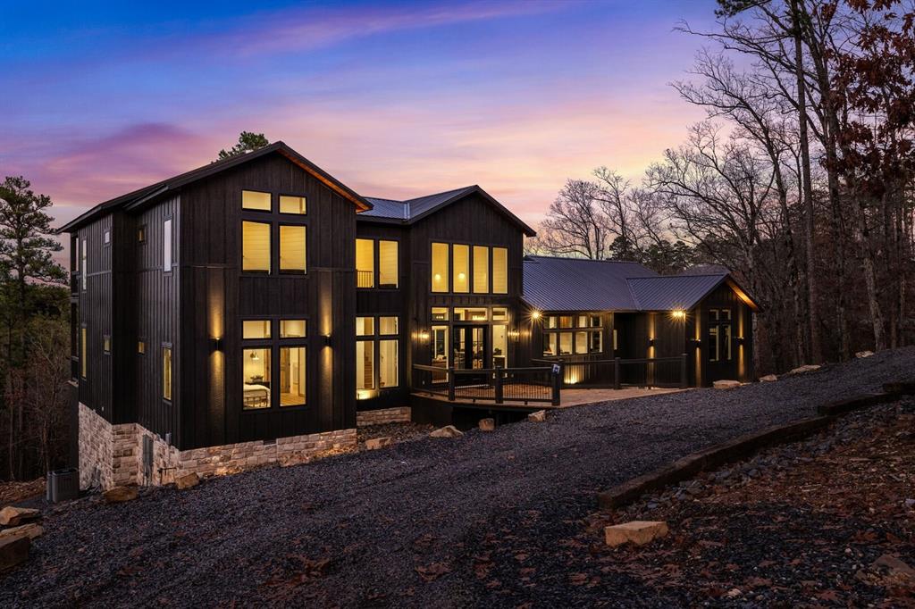 289 Moonshiner Springs Trail