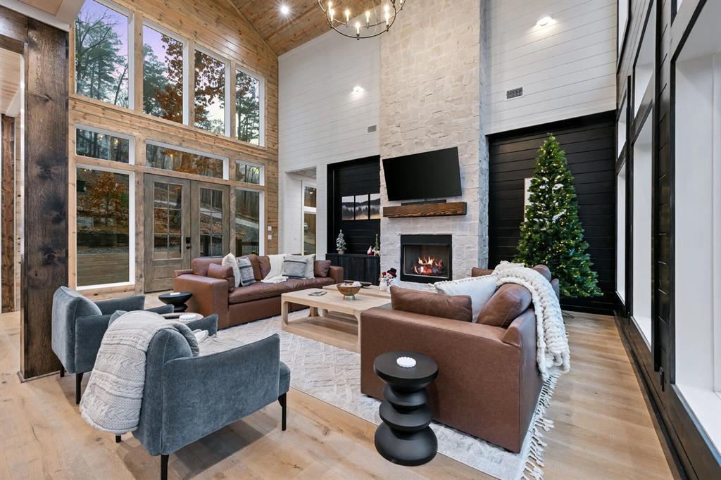 289 Moonshiner Springs Trail