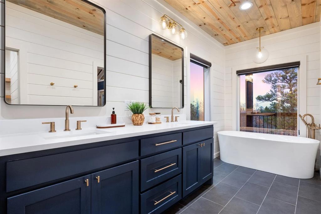 289 Moonshiner Springs Trail