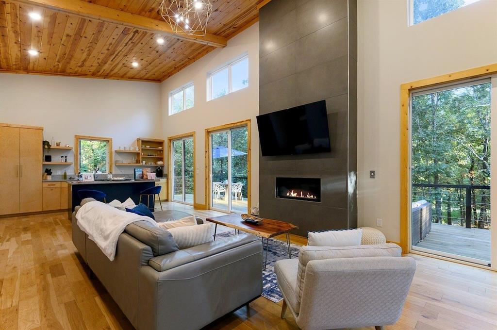 639 Woodland Hills Trail