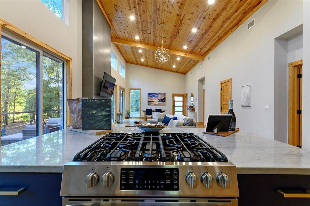 639 Woodland Hills Trail