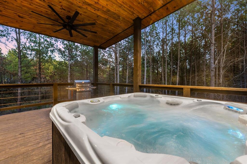 33 Bear Cedar Trail