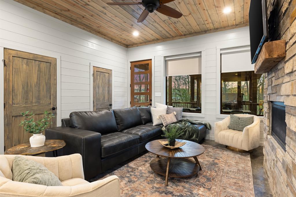 250 Crooked Stick Trail