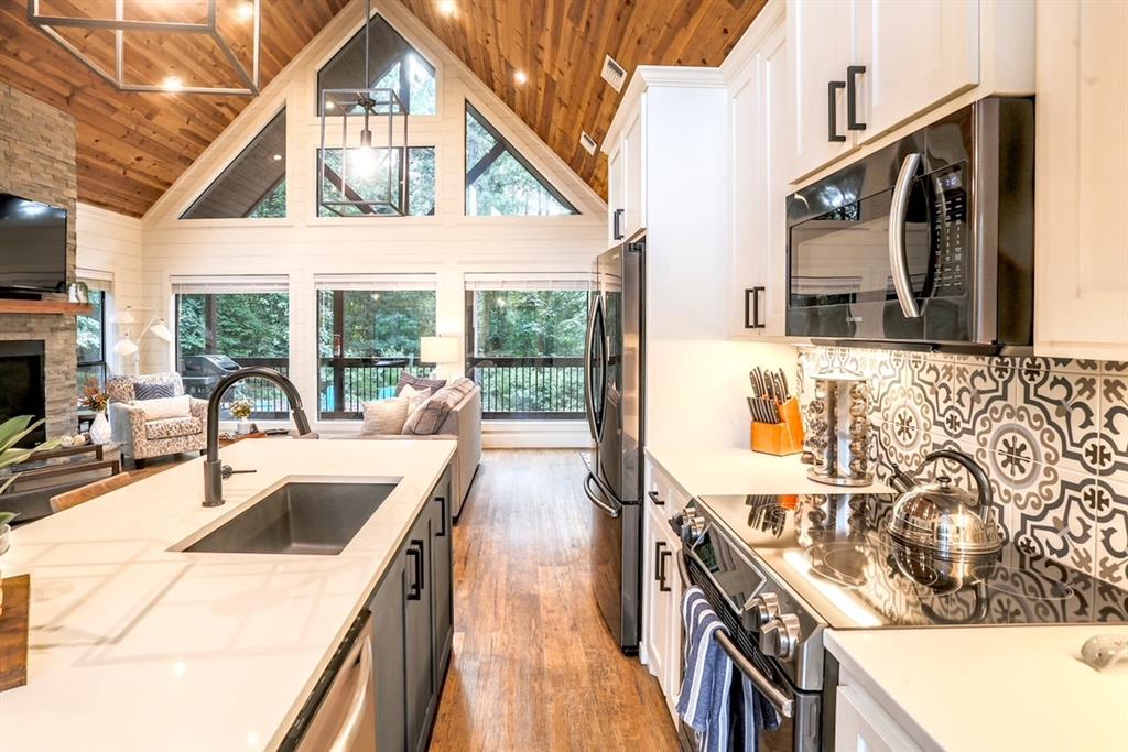 725 Sugarberry Trail