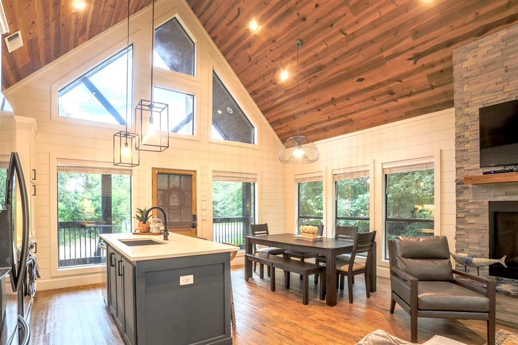 725 Sugarberry Trail