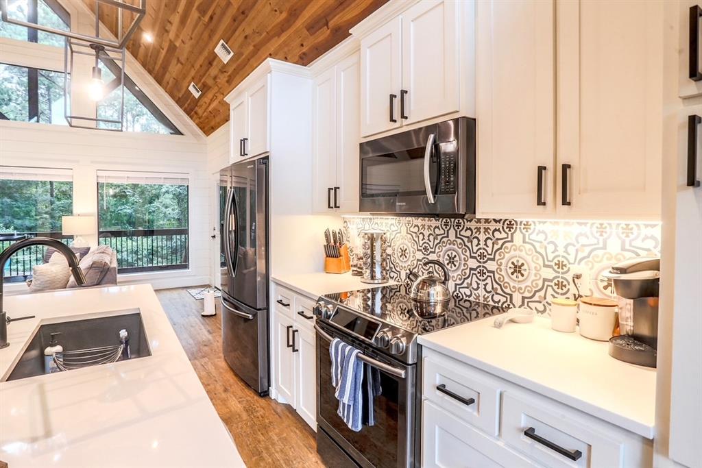 725 Sugarberry Trail
