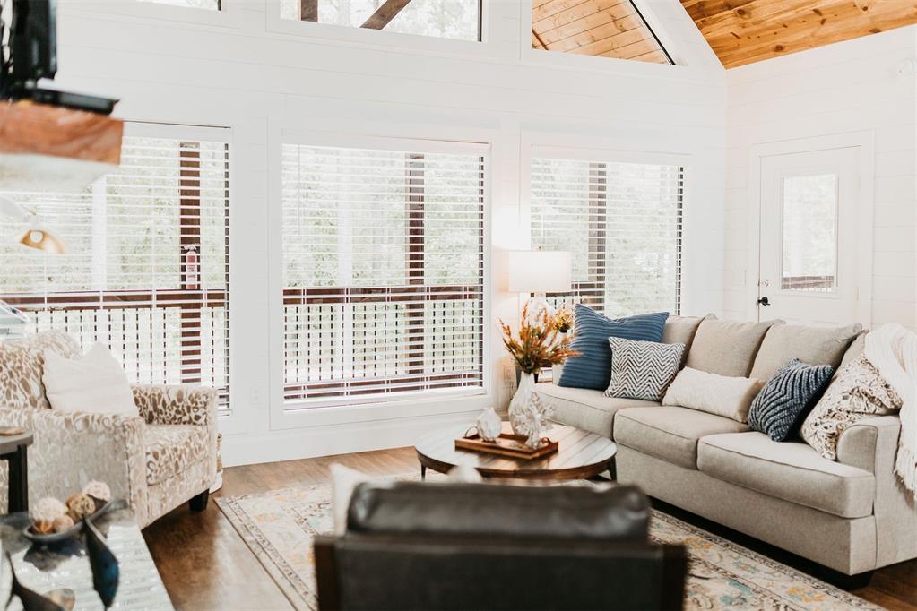 725 Sugarberry Trail