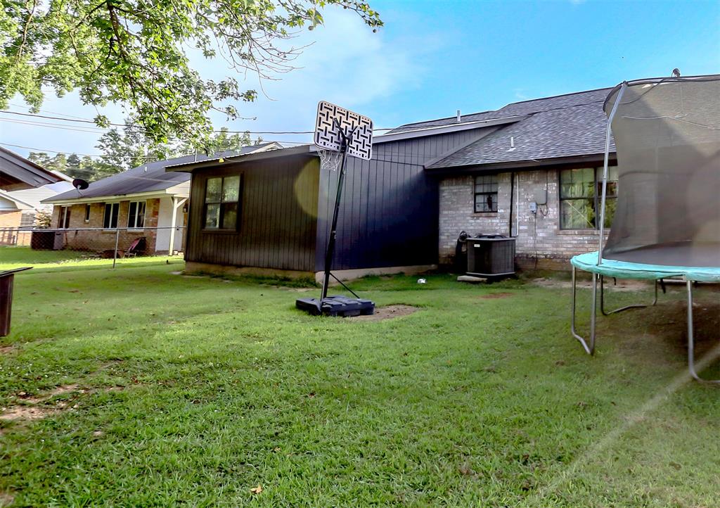 1602 Lincoln Circle