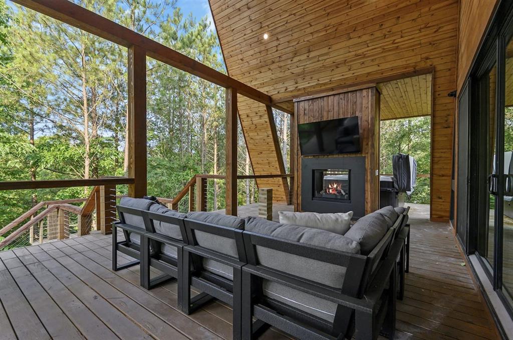 881 Woodland Bluff Trail