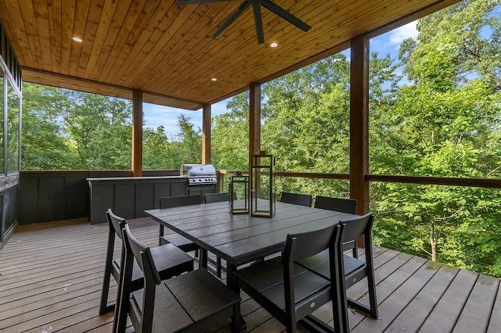 881 Woodland Bluff Trail