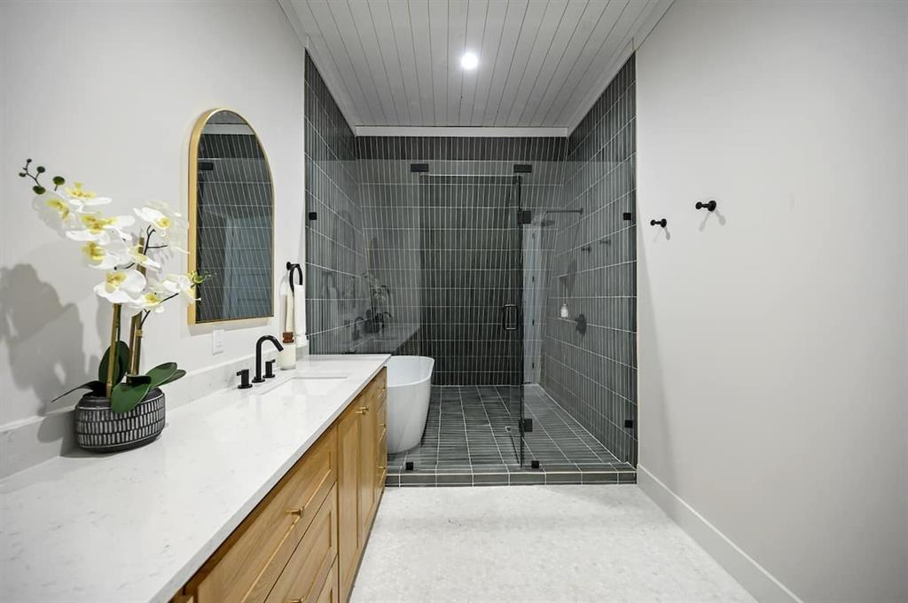 881 Woodland Bluff Trail