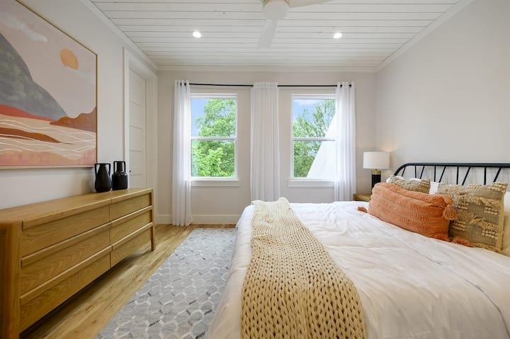 881 Woodland Bluff Trail