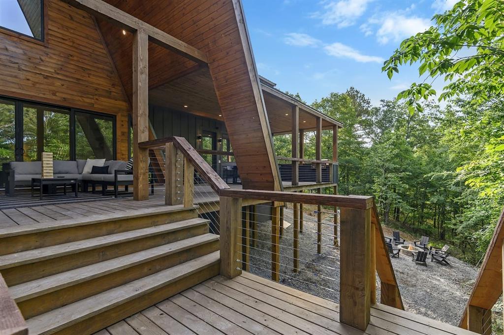 881 Woodland Bluff Trail