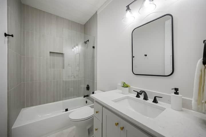 881 Woodland Bluff Trail