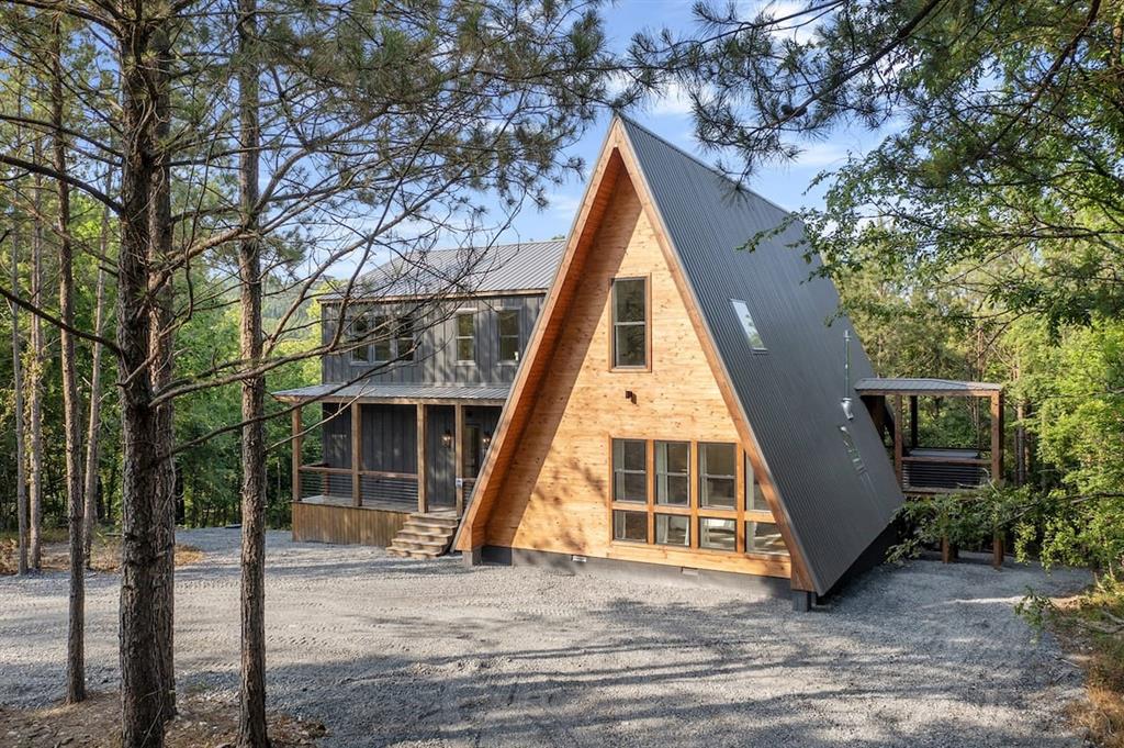 881 Woodland Bluff Trail