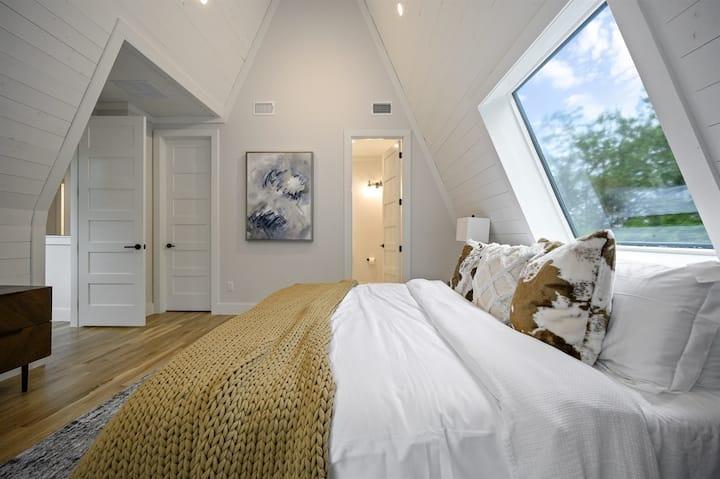 881 Woodland Bluff Trail