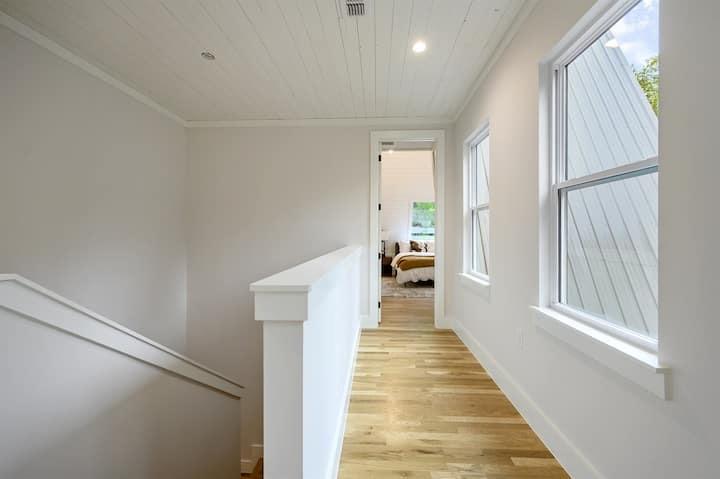 881 Woodland Bluff Trail