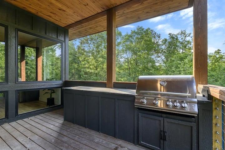 881 Woodland Bluff Trail