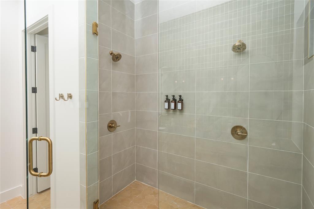 971 Timberline Trail