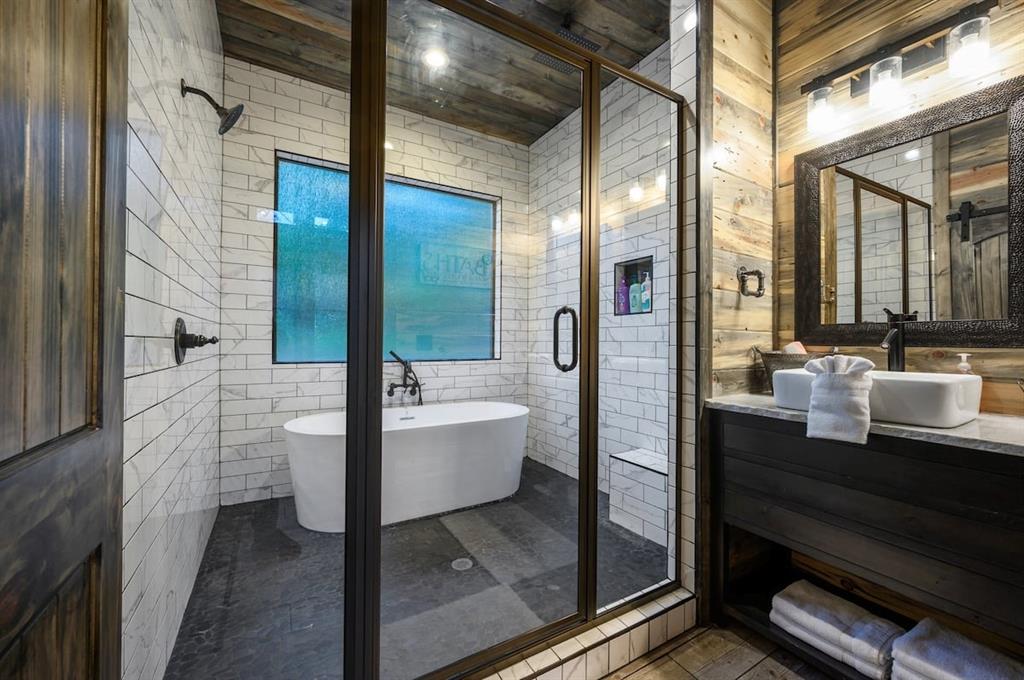 1564 Pine Hills Road