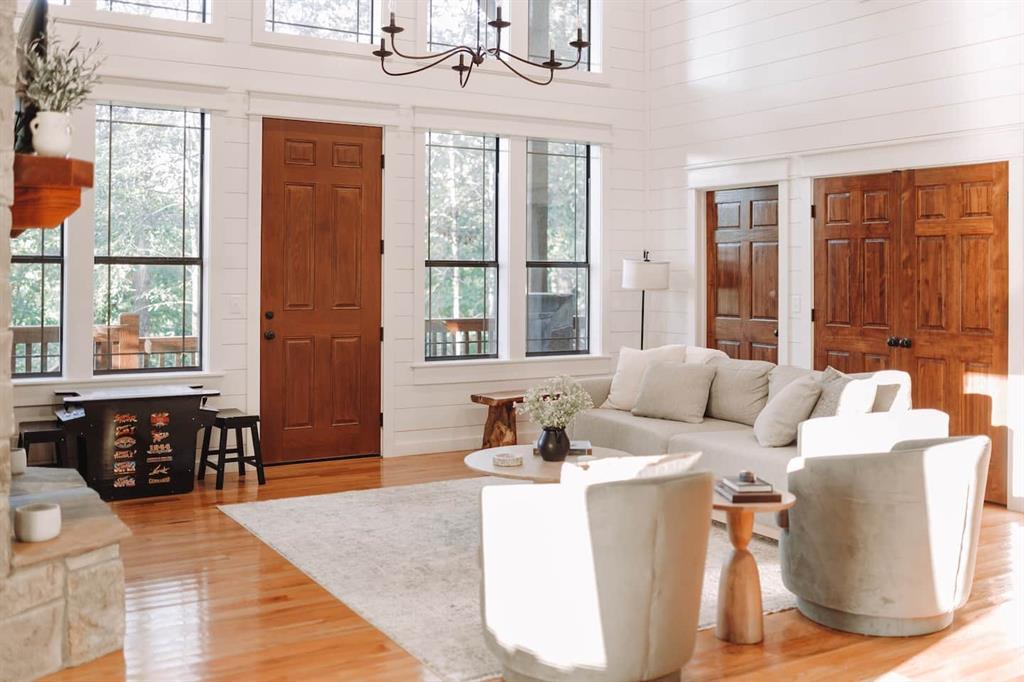 266 Hickory Leaf Trail