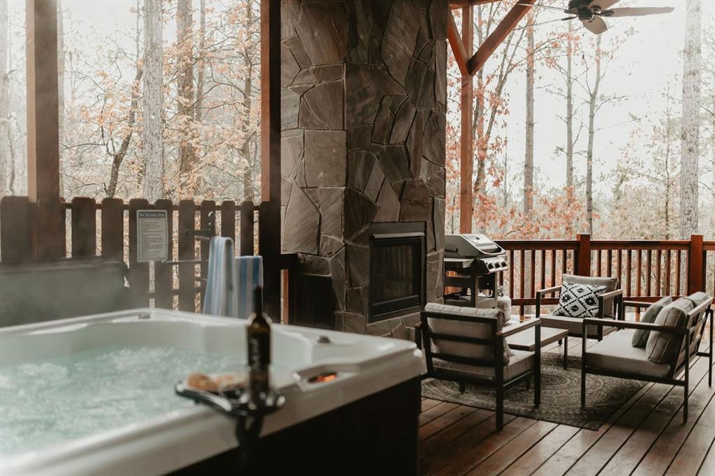 266 Hickory Leaf Trail