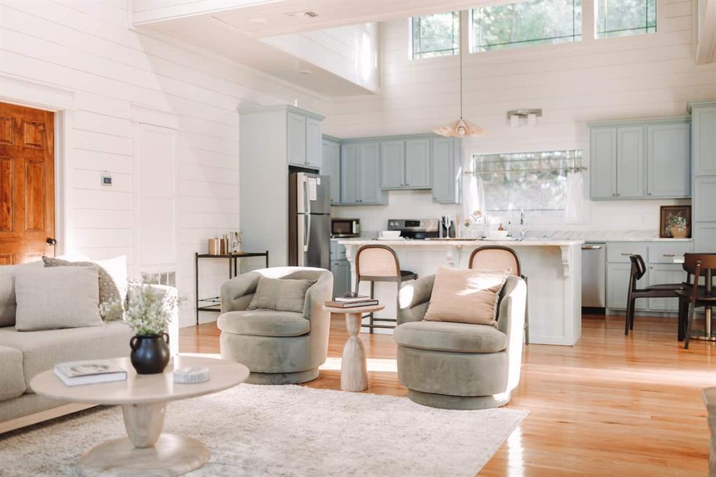 266 Hickory Leaf Trail