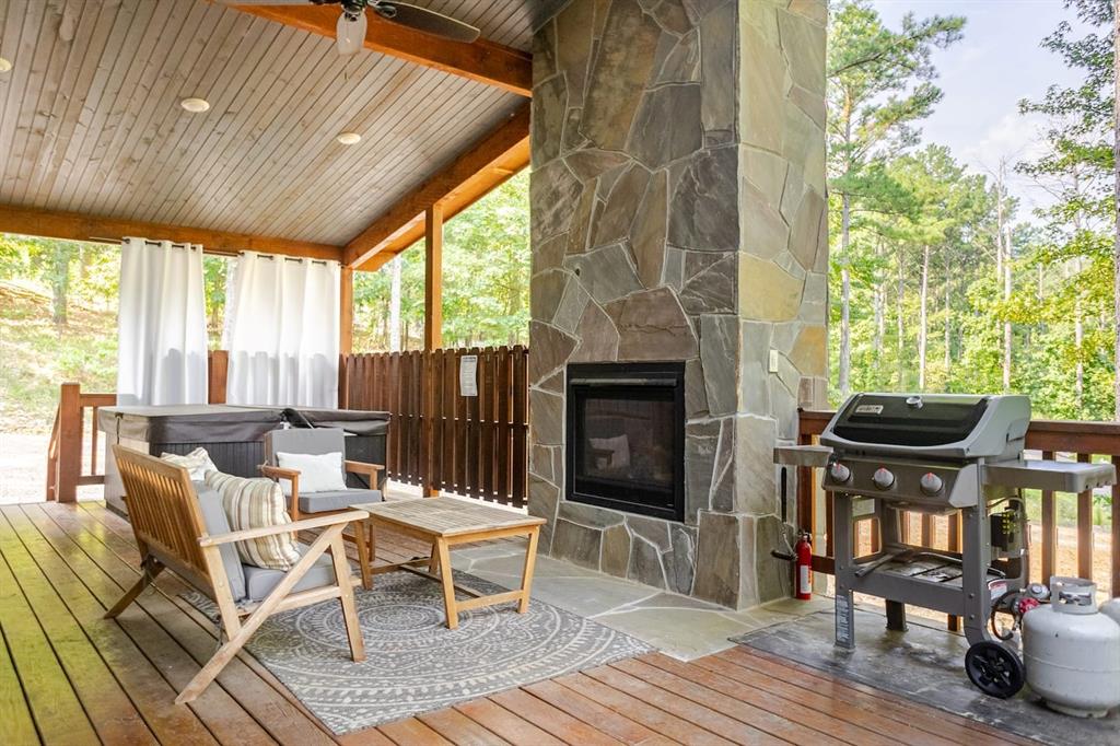 266 Hickory Leaf Trail