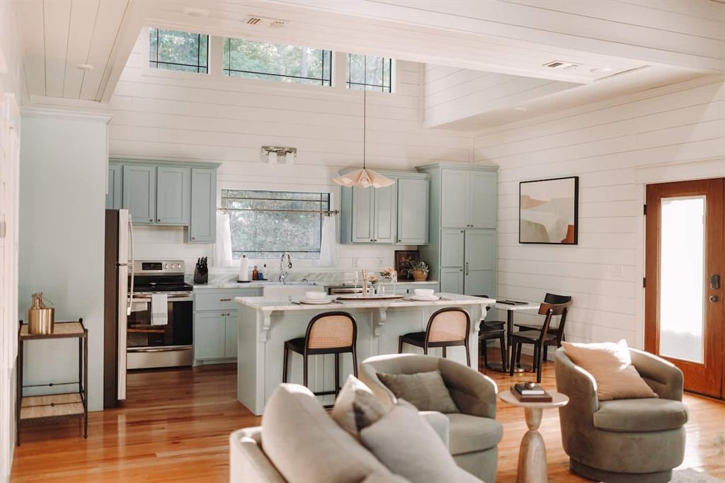 266 Hickory Leaf Trail