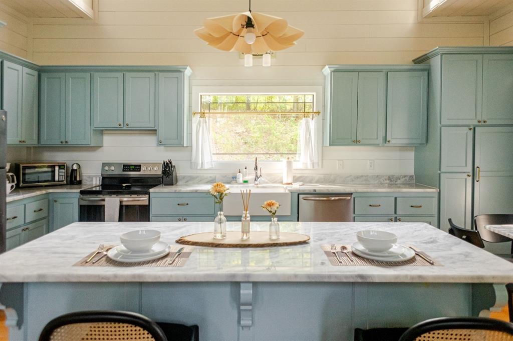 266 Hickory Leaf Trail