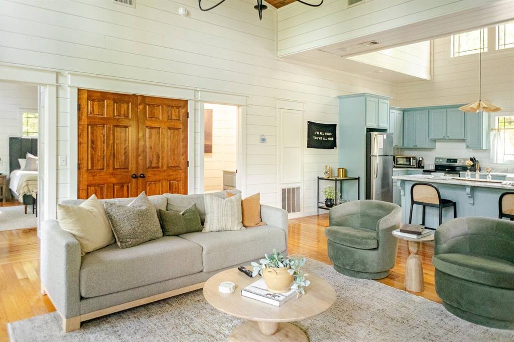 266 Hickory Leaf Trail