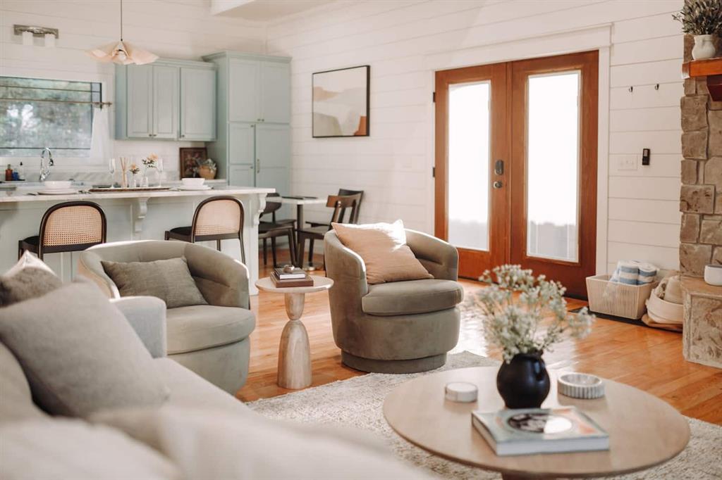 266 Hickory Leaf Trail