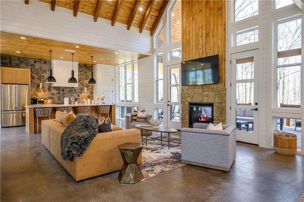 700 Woodland Bluff Trail