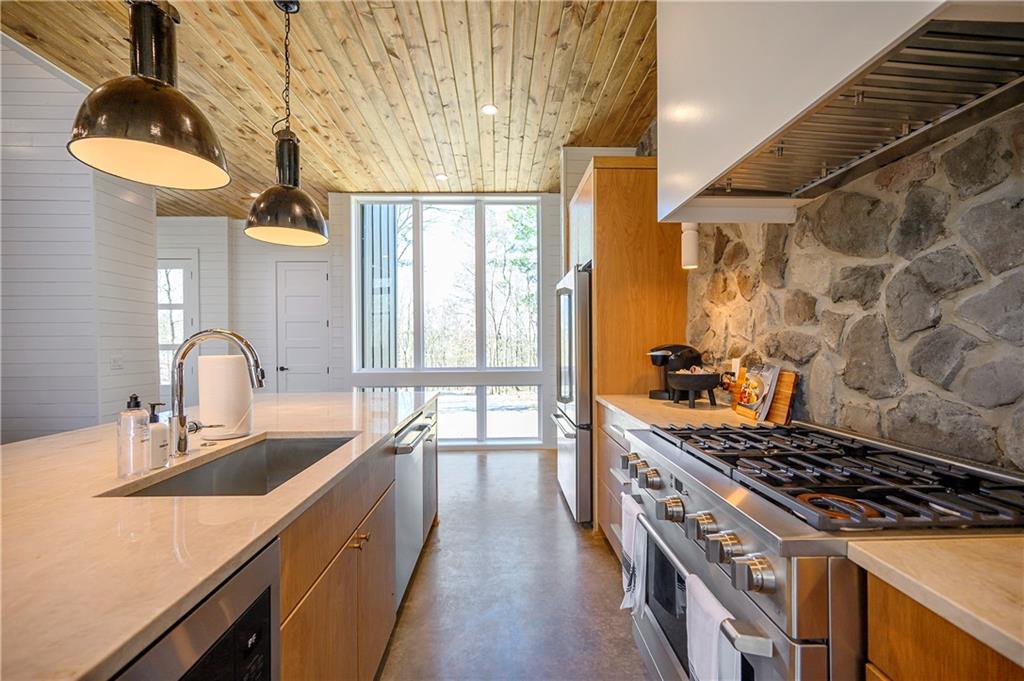 700 Woodland Bluff Trail